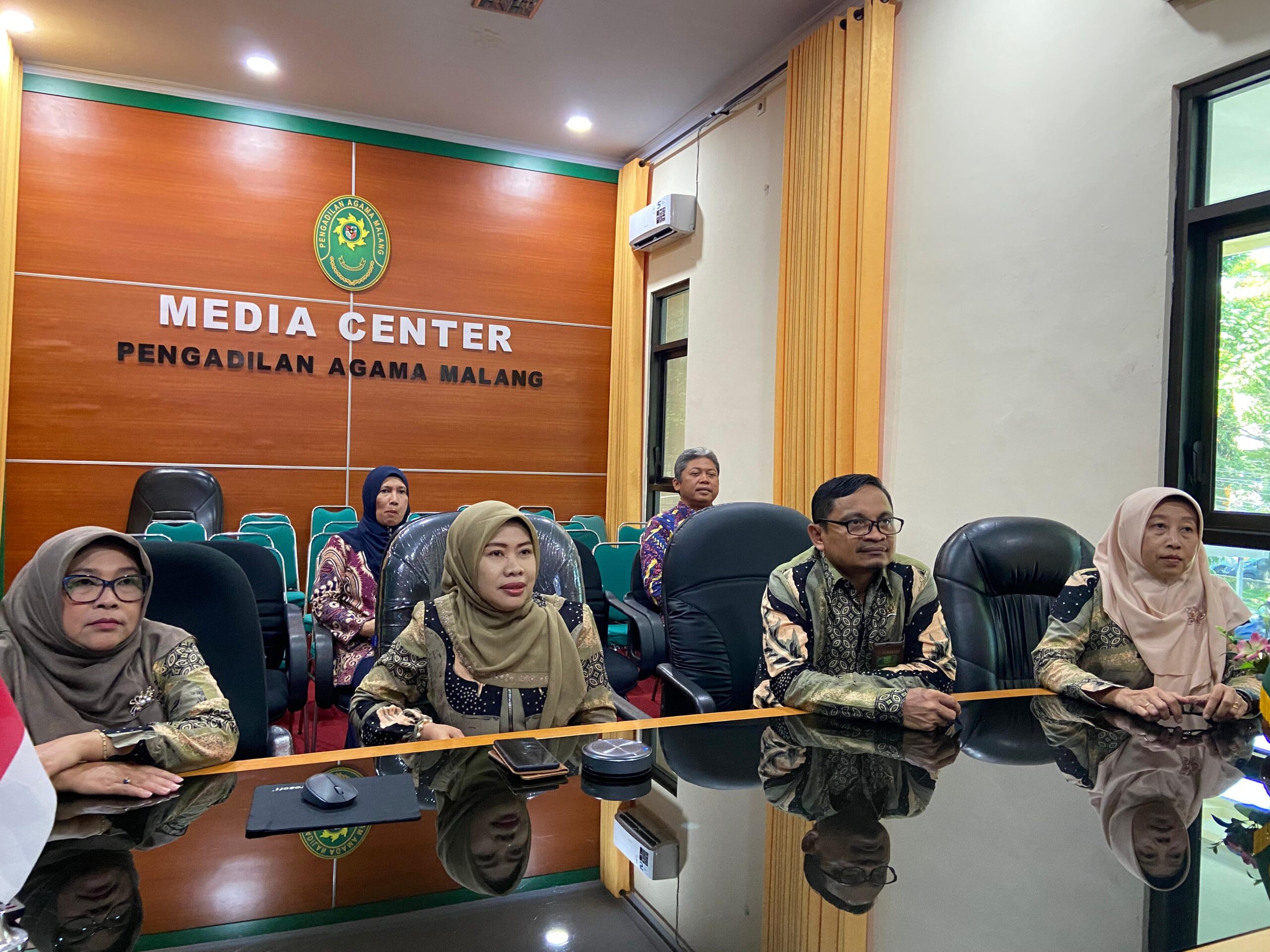 Wujudkan Peradilan Bebas Kekerasan, PA Kota Malang Ikuti Seminar YSEALI