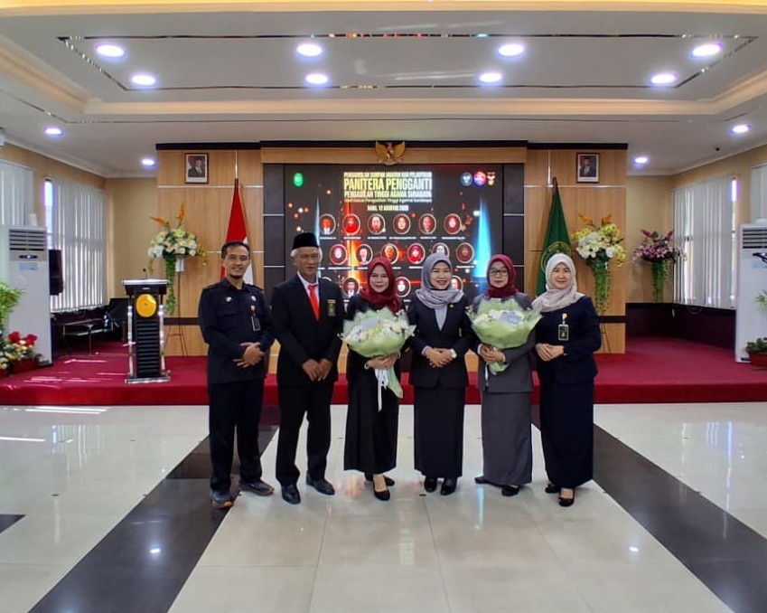 Pengambilan Sumpah dan Pelantikan Panitera Pengganti PTA Surabaya Berjalan Khidmat